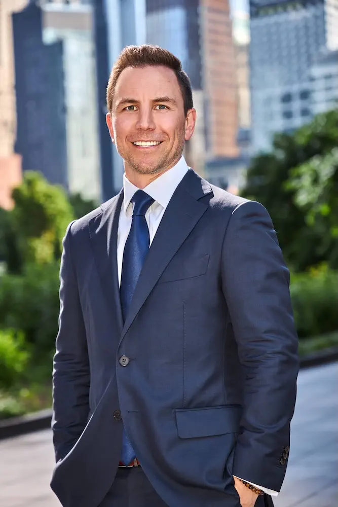 Noah Passer Headshot