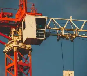 Grúa grande de construcción